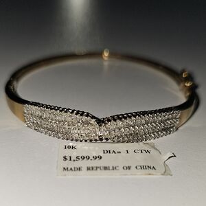 1 CTW 10K Gold Bangle Bracelet